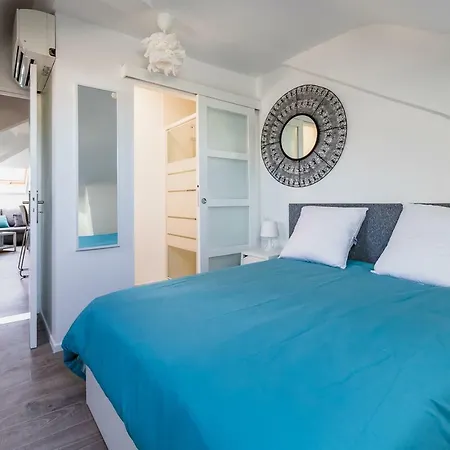 Lagoon Apartment